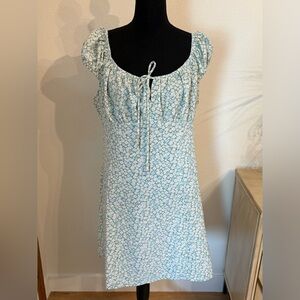 Levi’s Brand NWT Size:Large
Floral Blue Dress